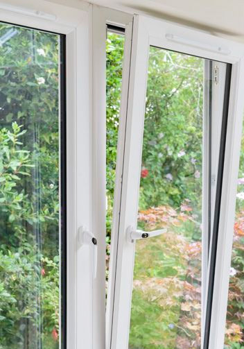 Custom High Air and Water Tightness Insulated Laminated Tempered Glass Aluminum Windows for House Villa Apartment